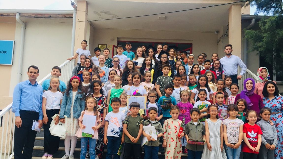 Şehit Jandarma Er Ayvaz Gür İlkokulu Fotoğrafı